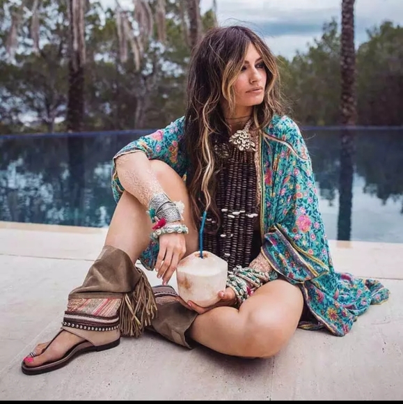 Beach Front Kimono - Picture 8 of 8